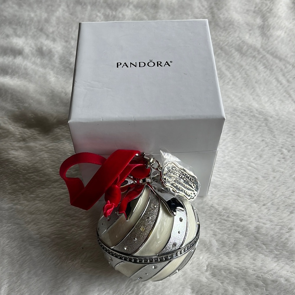 Pandora holiday bead in special edition ornament